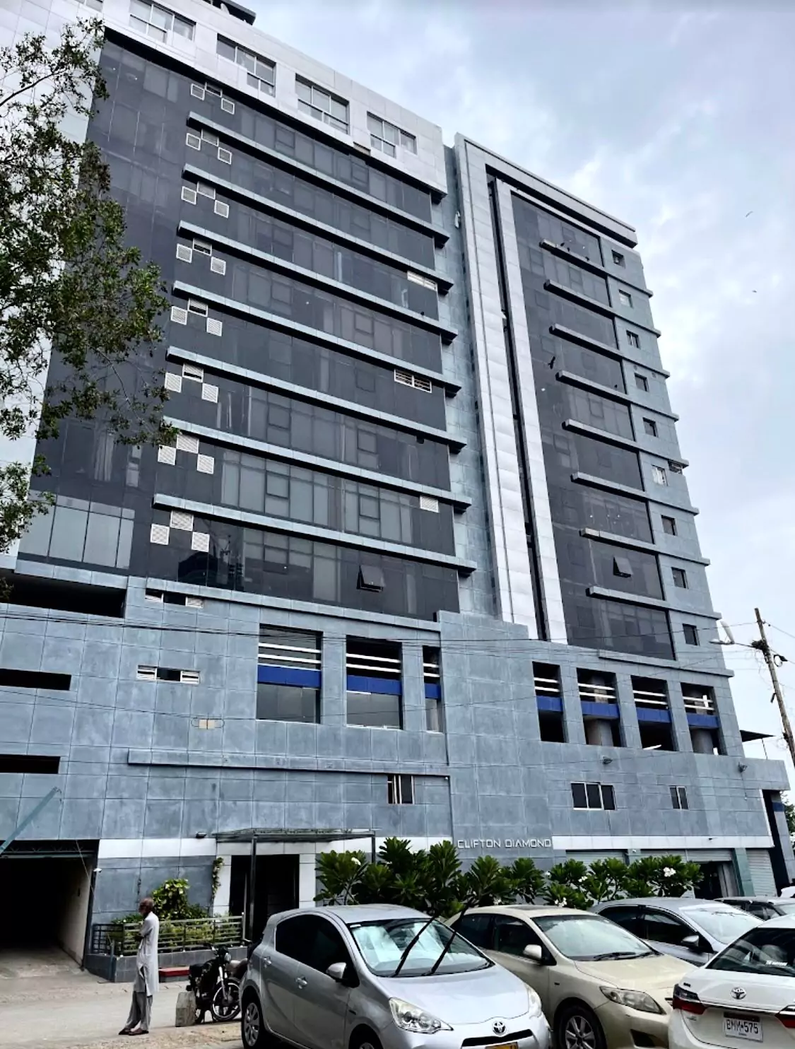 Luxury 1635 Sqft Rented Office For Sale In Clifton Diamond Block 4, Clifton Karachi | S The Realtor: Real Estate Experts